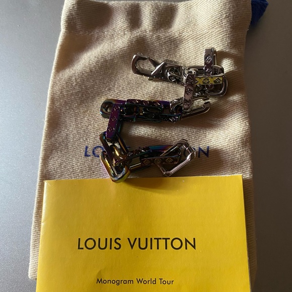 LV Monogram Chain Bracelet - Picture 2 of 3